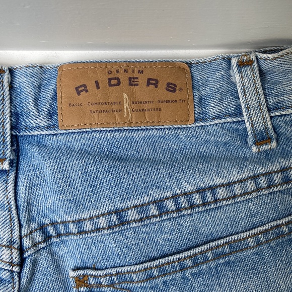 Vintage Riders Cut-Off Jean Shorts - Picture 5 of 10